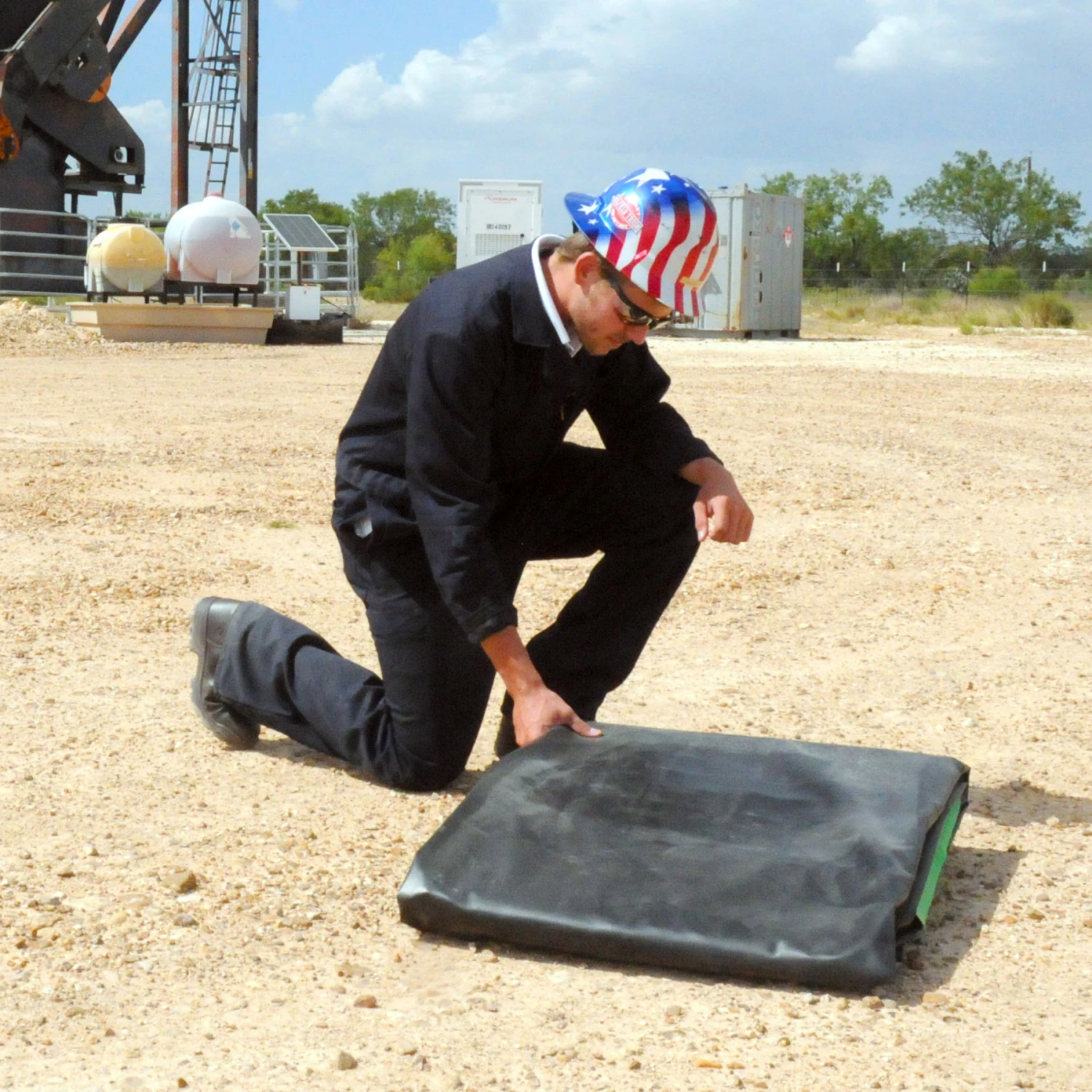 UltraTech 8689 - 15' X 15' Spill Containment Berm, Compact Model - Image 4