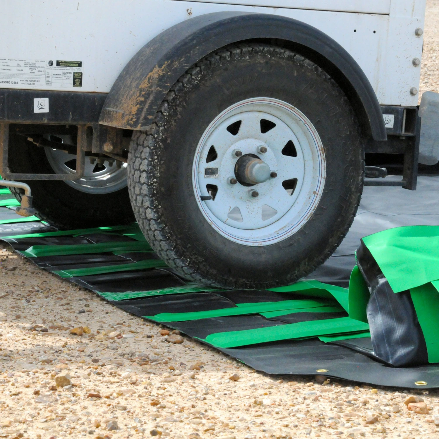 UltraTech 8689 - 15' X 15' Spill Containment Berm, Compact Model - Image 3