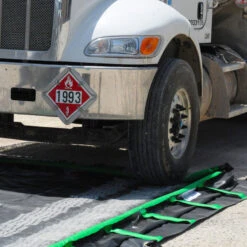 UltraTech 8717 - 15' X 20' Spill Containment Berm, Rapid Rise Model -Wessco Shop 37bc26 5 6 1 1 1 1 1 1 1 1