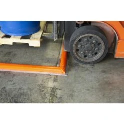 Make-A-Berm™ 1.5" Heavy Duty Vented Corner, (2 Pack) -Wessco Shop 37bm37 2 3